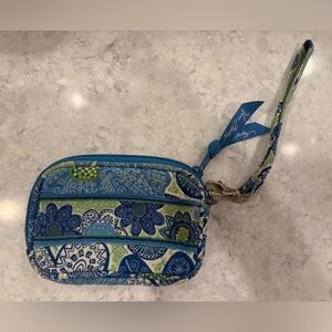 Vera Bradley Floral Blue and Green Wristlet Daisy Doodle